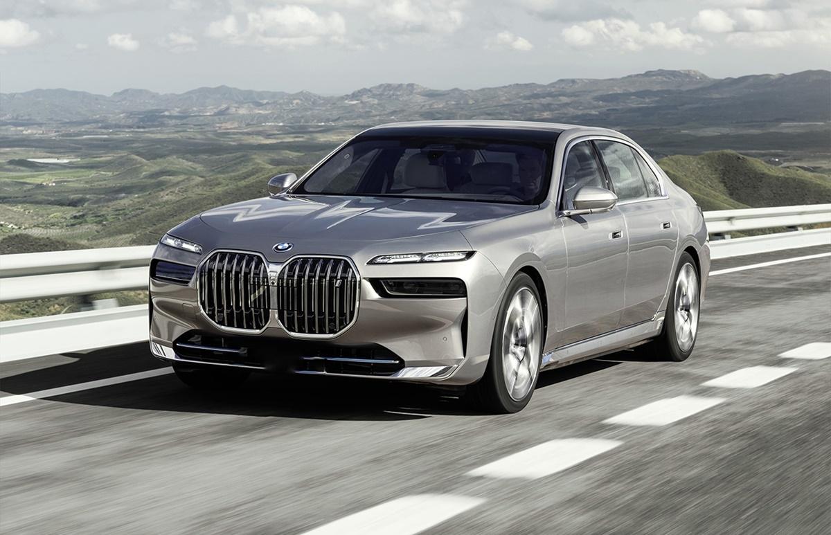 BMW i7