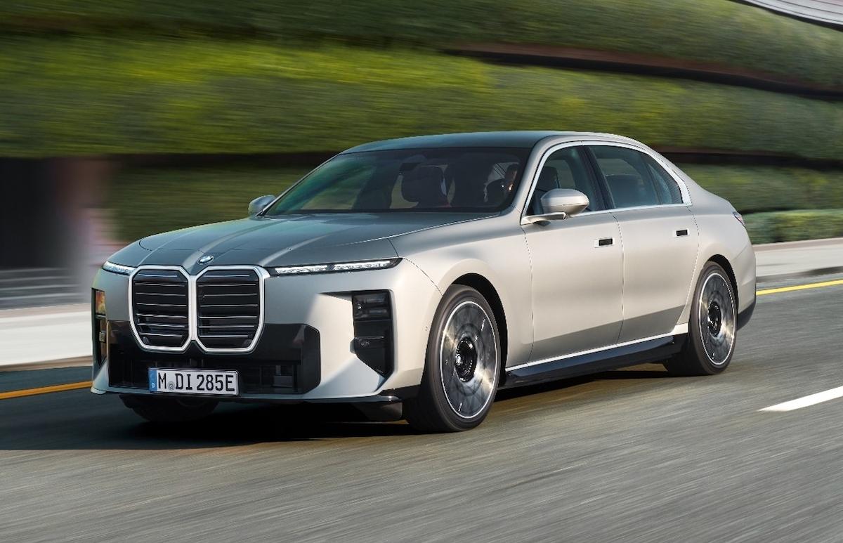 BMW i7
