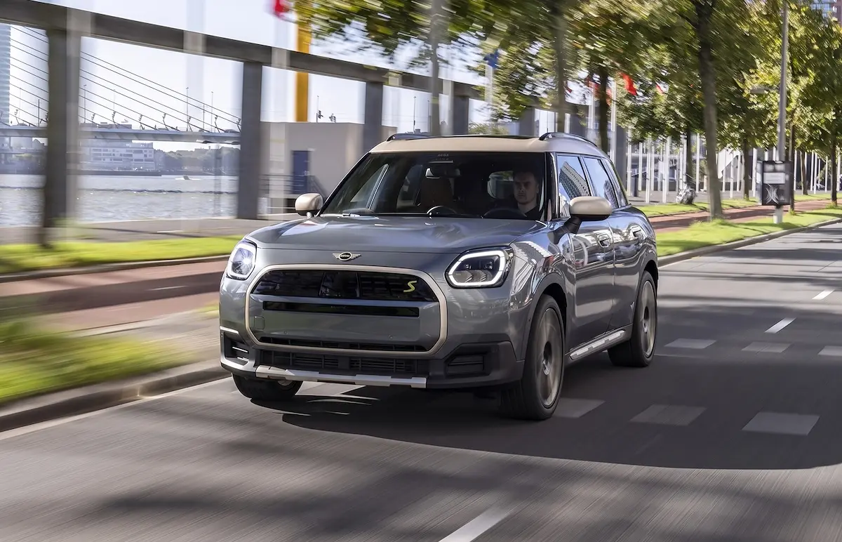 Mini Countryman 65.2kWh EV E Essential 150kW Aut 5d