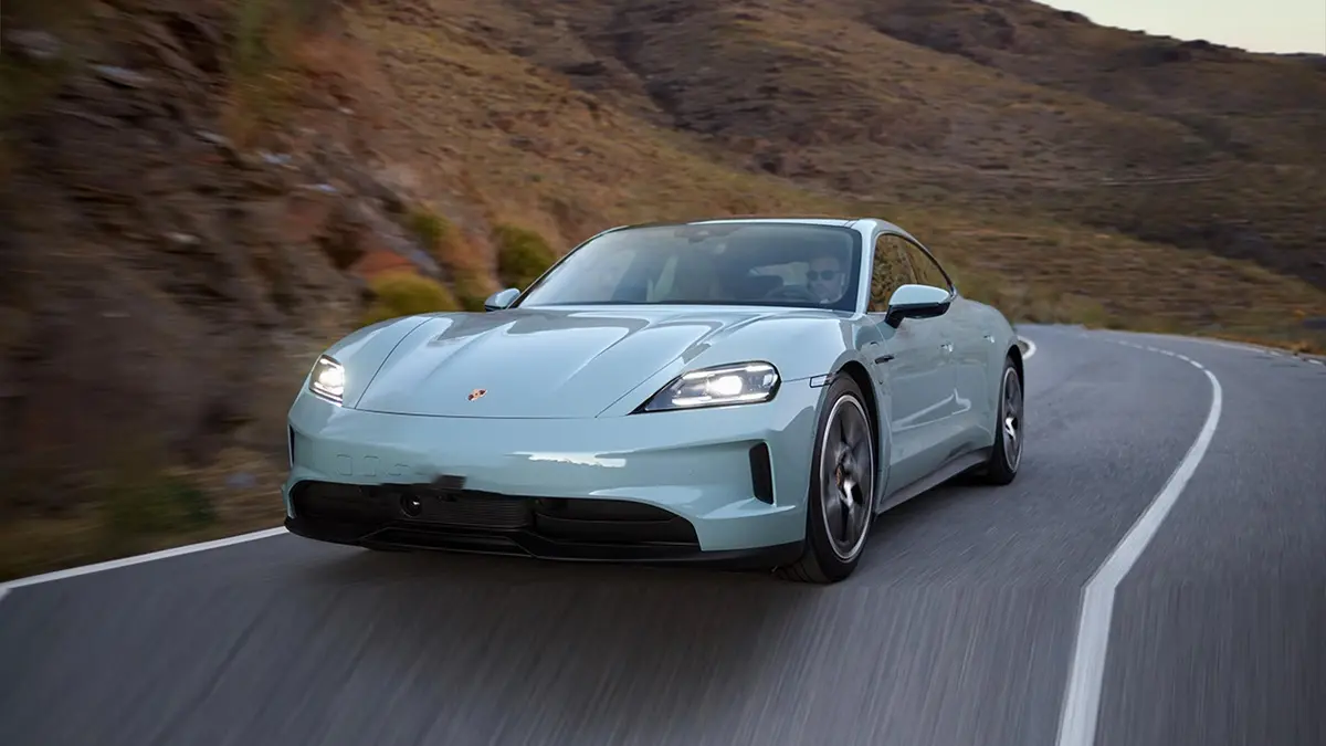 Porsche Taycan 105kWh EV Turbo S 700kW Aut . 4d
