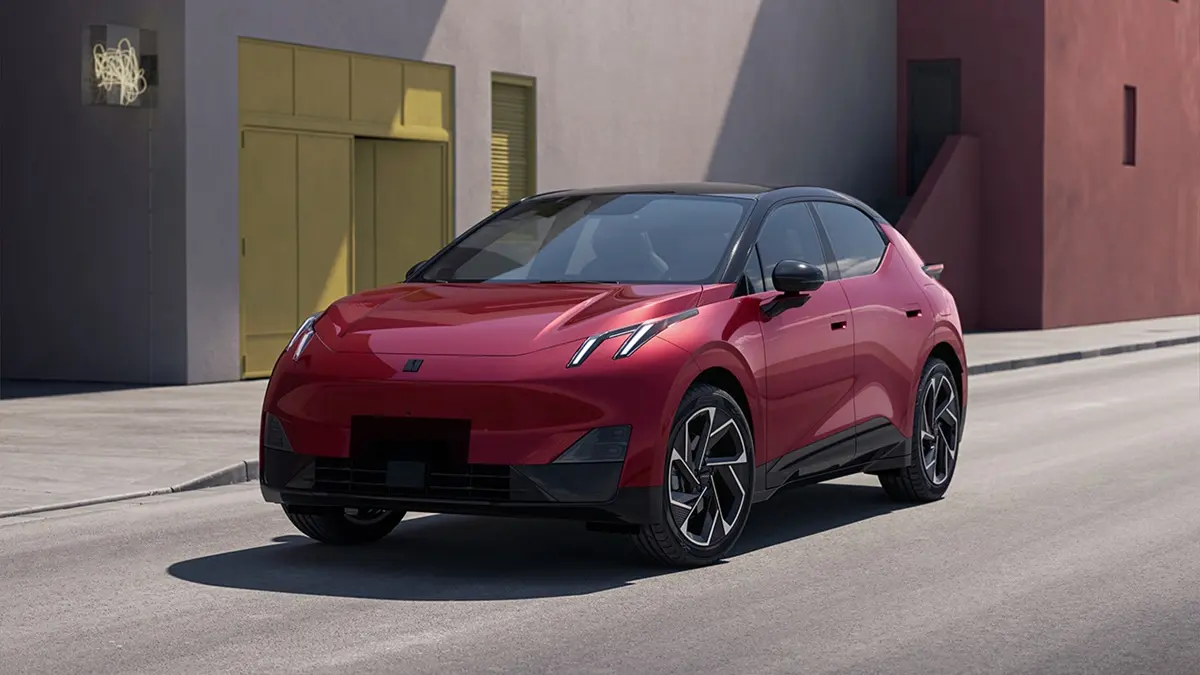 Lynk & Co 02 66kWh EV Core 200kW Aut 5d