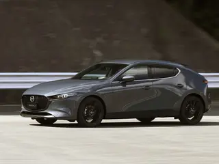 Mazda 3 2.5 Mhev Skyactiv-G Centre-Line 103kW  5d