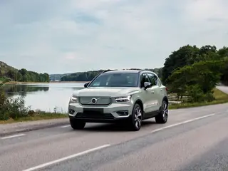 Volvo XC40 2.0 B3 Mhev Essential 130kW Geartronic Aut 5d