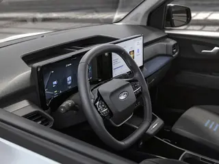 Ford E-Tourneo Courier 46kWh EV Titanium 100kW Aut 5d