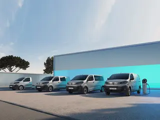 Peugeot Expert Combi 50kWh EV L2 100kW Aut 5d