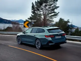 BMW i5 touring 81.2kWh EV Edrive 40 250kW Aut 5d