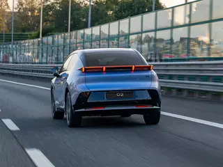 Lynk & Co 02 66kWh EV Core 200kW Aut 5d