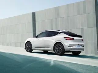 Genesis GV60 84kWh EV First Edition Long Range Rwd Single Motor 168kW Aut 5d